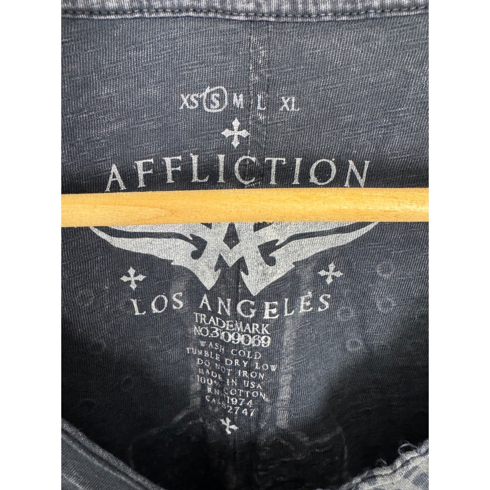 Affliction Womens Embellished Cross Winged Graphic V-Neck T-Shirt Charcoal Small - Picture 5 of 6